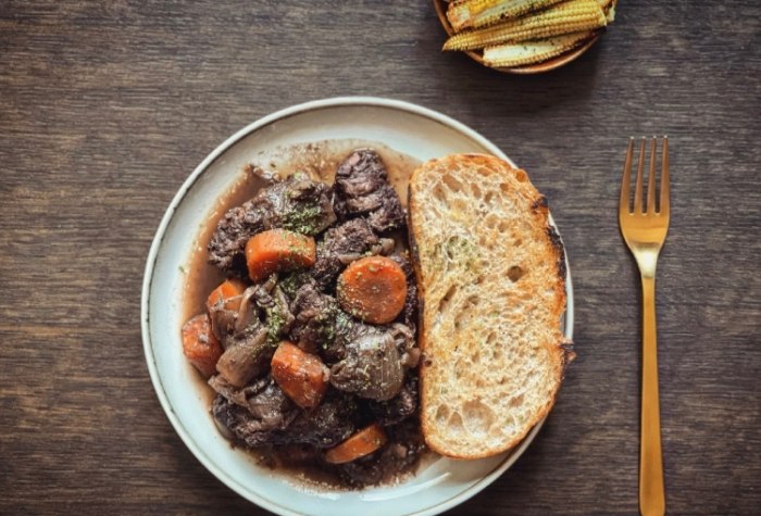 紅酒燉牛肉食譜