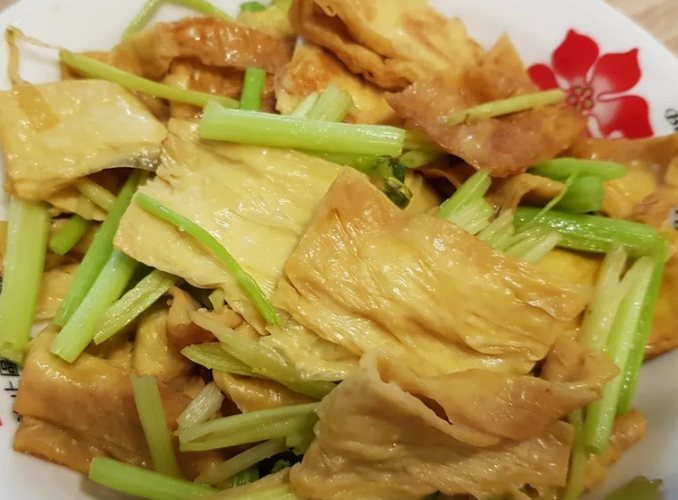 芹菜炒豆皮