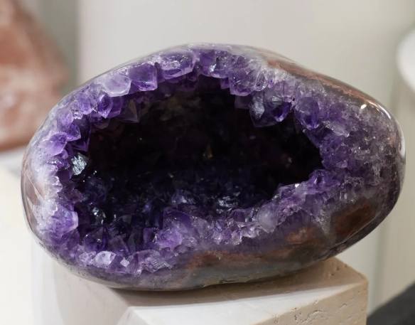 真假水晶洞鉴定