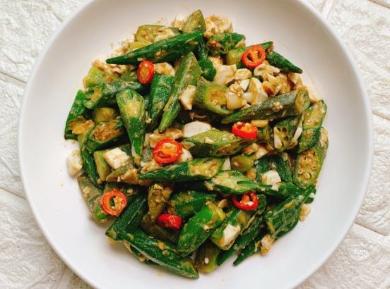 秋葵炒鹹蛋 做法